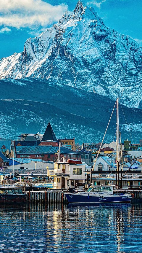 World’s Last City : जिथे जमीन संपते अन्‌‍ सुरू होते बर्फाचे भयानक साम्राज्य!