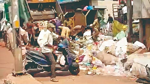 Belgaum news: शहराच्या भरवस्तीत कचरा वर्गीकरण