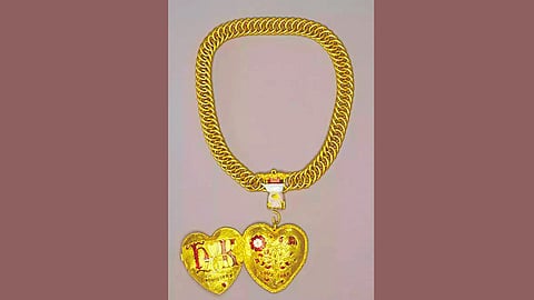 500 वर्षांनंतर सापडला ‌‘तो‌’ सोन्याचा हार