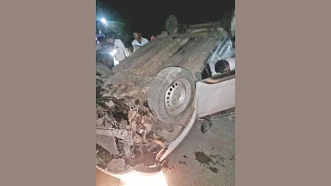 Latur road divider accident risk