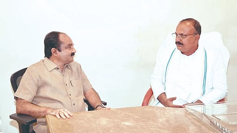 Makarand Patil meets Harshvardhan Sapkal