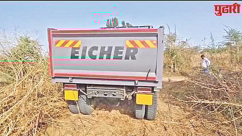 illegal sand mining Shivna river