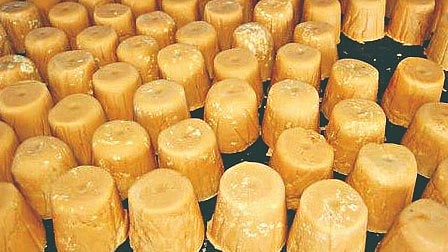 kolhapur | गोड गुळाचा काळा बाजार; ऊस संपला साखरेचा आधार