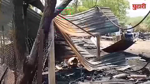 Dhule News | शिंदखेडा तालुक्यातील हतनूर येथील कृषी साहित्य विक्री केंद्राला भीषण आग