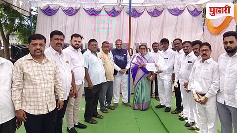 Dhule news | मध्यवर्ती बसस्थानकासाठी कृती समितीचे खासदार आणि माजी आमदारांना निवेदन