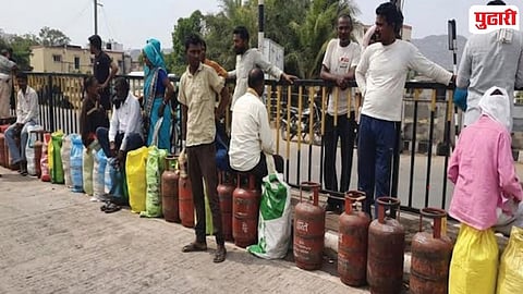 Bhandara Gas Crisis | गॅस एजन्सीचा भोंगळ कारभार; संतप्त नागरिकांनी नागपूर-रामटेक महामार्ग रोखला