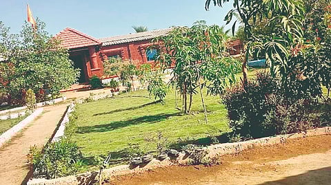 Fake godman Manohar Mama: आश्रम नव्हे आलिशान फार्म हाऊसच