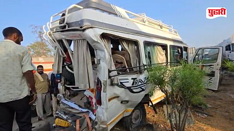 Palghar mini bus accident
