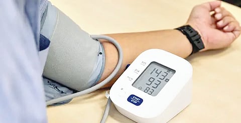 Healthy lifestyle tips: तरुण होताहेत उच्च रक्तदाब, शुगरने बाधित