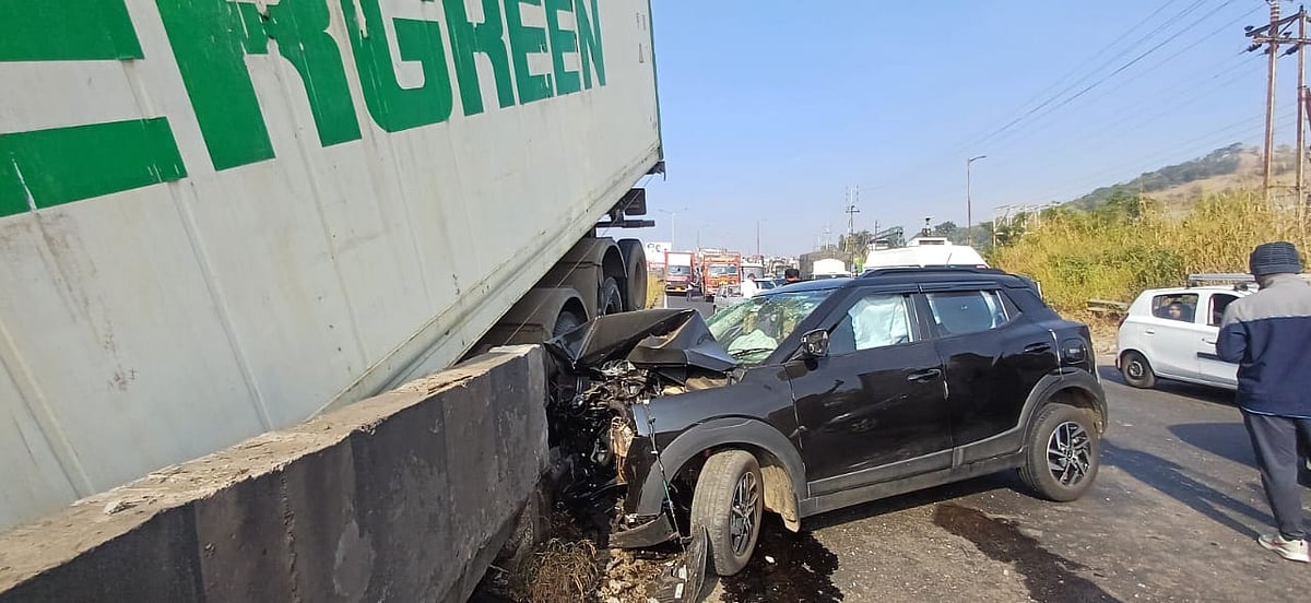 Accident News: पुणे सातारा महामार्गावर कार-कंटेनरचा भीषण अपघात; 2 जण ...