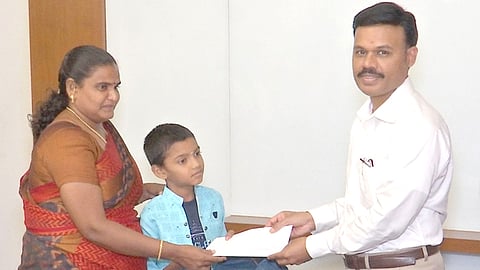 ஒளிப்பதிவாளர் சங்கர் குடும்பத்துக்கு புதிய தலைமுறை சார்பில் நிதி வழங்கப்பட்டது