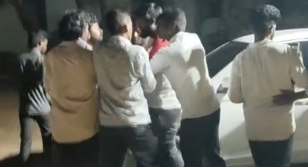 காதல் ஜோடியை வலுக்கட்டாயமாக அழைத்து சென்ற உறவினர்கள்