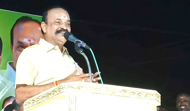 முன்னாள் அமைச்சர் கடம்பூர் ராஜூ