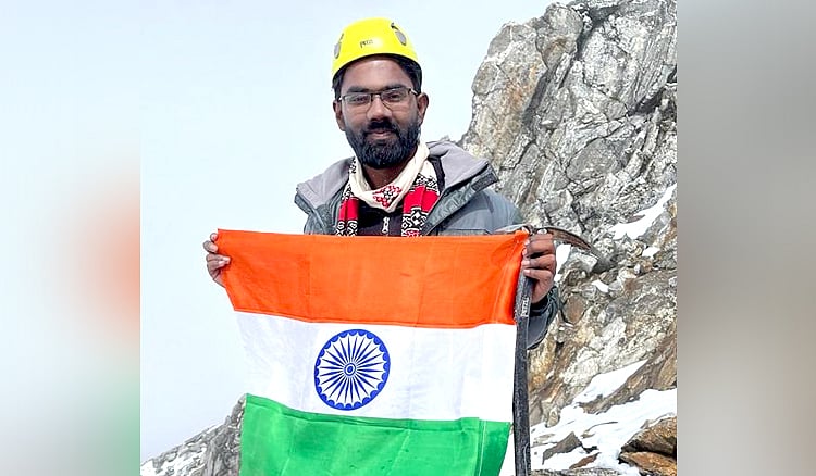 எவரெஸ்ட் சிகரம் மீது ஏற விரும்பும் இளைஞர்... அரசின் உதவி கிடைக்குமா?...  A youth who wants to climb Mount Everest... Will he get government help?...