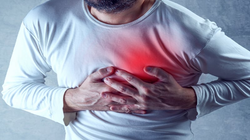 25வது திருமண விழாவைக் கொண்டாடிய ஜோடி.. மாரடைப்பால் உயிரிழந்த தொழிலதிபர்!