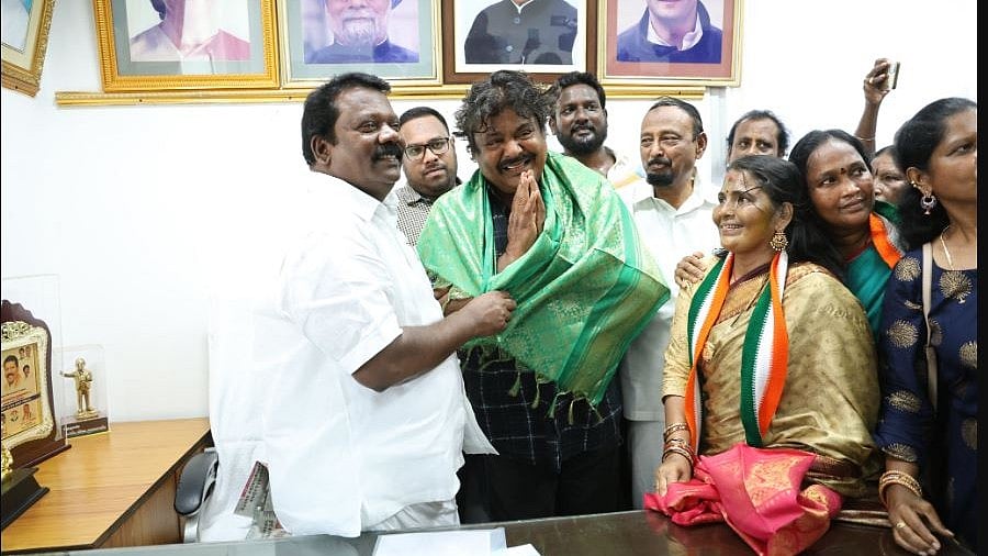 Mansoor Ali Khan like to join Congress | காங்கிரஸில் தன்னை இணைத்துக்கொள்ள மன்சூர் அலிகான் விண்ணப்பம்
