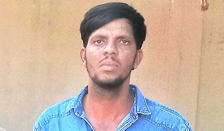 தேனி: வாக்கு எண்ணும் மையத்திற்குள் அத்துமீறி நுழைந்ததாக இளைஞர் கைது Theni: Youth arrested for trespassing inside vote counting centre