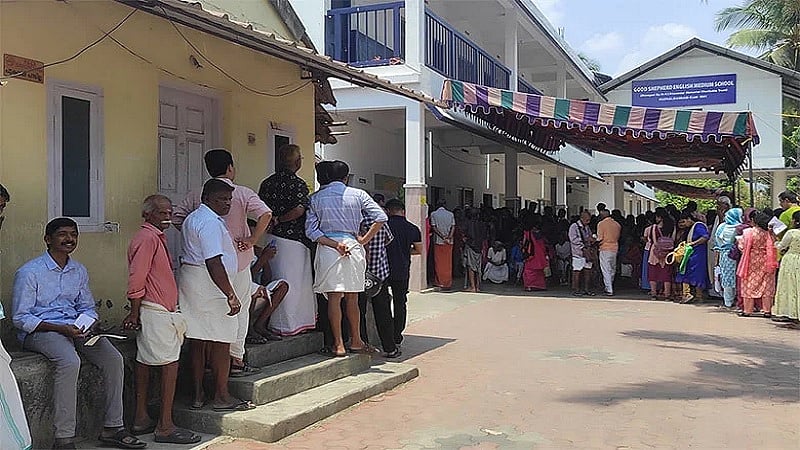 இரண்டாம் கட்ட மக்களவை தேர்தல் - கேரளாவில் வாக்குப்பதிவின் போது 8 பேர் உயிரிழப்பு! | 8 people lost their lives at Second Phase Election in Kerala 