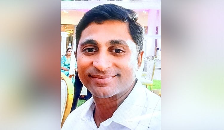 தந்தையை தாக்கிய மகன் கைது – சிசிடிவி காட்சிகள் வெளியாகி பரபரப்பு | CCTV footage of Perambalur Son assaulting father over property issues