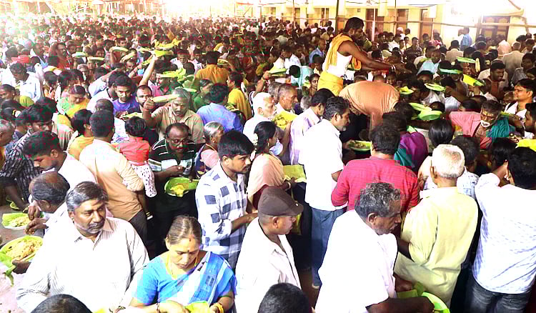 Madurai Chithirai Festival 2024 / மதுரை: மீனாட்சி சுந்தரேசுவரர் திருக்கல்யாண வைபவம் - பக்தர்களுக்கு மெகா விருந்து 