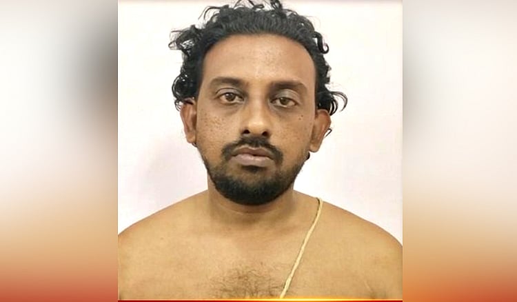 கோவை: கரி வரதராஜ பெருமாள் கோவில் நகைகளை திருடியதாக அர்ச்சகர் கைது Coimbatore: Archahar arrested for stealing temple jewellery