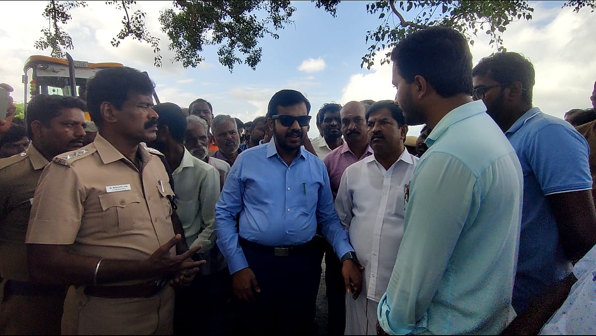 பெரம்பலூர்: பொதுப்பணித்துறை அதிகாரிகளிடம் சார் ஆட்சியர் சரமாரி கேர்ள்வி! / Perambalur sub collector questions officers regarding flood measures