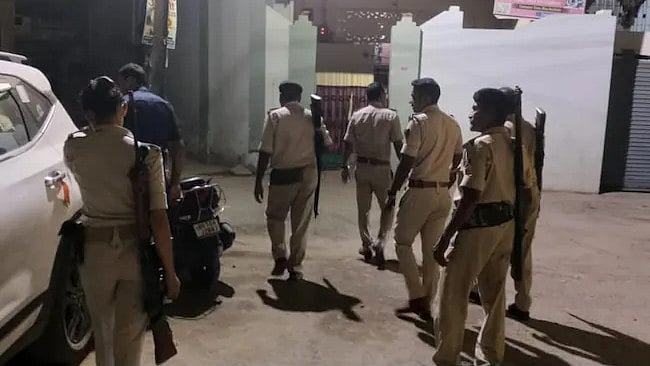 பீகாரில் மாணவர் தற்கொலை: மதிப்பெண்கள் குறைவால் மன அழுத்தம்Bihar 10st student dies by suicide becs of was unhappy with marks 