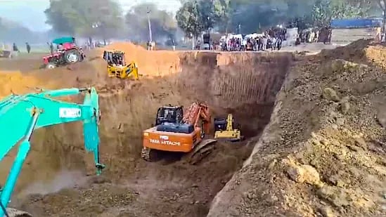 55 மணி நேரமாக போர்வெல்லில் போராடிய 5 வயது சிறுவன் / rajasthan boy 5 rescued 55 hours after he fell into borewell