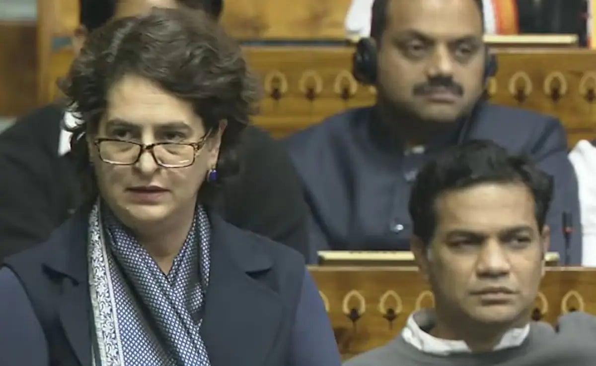 மாநிலங்களவையில் முதன்முறையாக உரையாற்றினார் பிரியங்கா காந்தி! / Priyanka Gandhi speech in Parliament Winter session