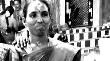 பள்ளத்தில் விழுந்த மகனை காப்பாற்றச் சென்ற தாயும் உயிரிழப்பு Sivakasi: A mother who went to save her son who fell into a ditch also lost her life