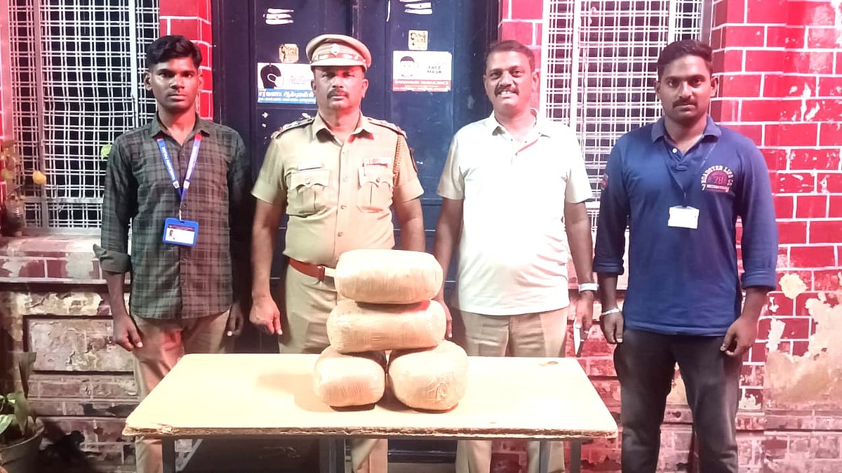 ஈரோடு: ரயிலில்  8 கிலோ கஞ்சா பறிமுதல் - கடத்தியது யார்? ரயில்வே போலீசார் விசாரணை / Railway police investes in Erode after 8 kg ganja seized in train