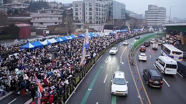 தென்கொரியா/supporters of south koreas yoon protest near presidential residence
