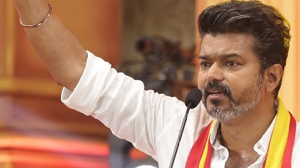“எத்தனைக் காலம்தான் ஏமாற்றுவார் இந்த நாட்டிலே” திமுக மீதான விஜயின் விமர்சனம் / TVK Vijay criticizes DMK regarding NEET exam