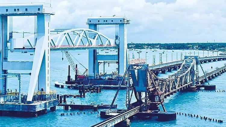 பயன்பாட்டிற்கு வந்துள்ள புதிய பாம்பன் பாலத்தின் சிறப்புகள் என்ன?