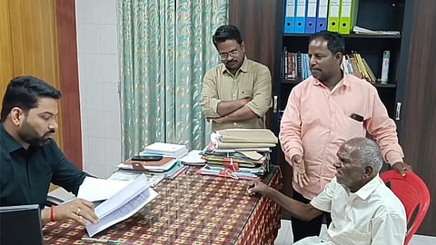 மகன் மீது முதியவர் புகார்