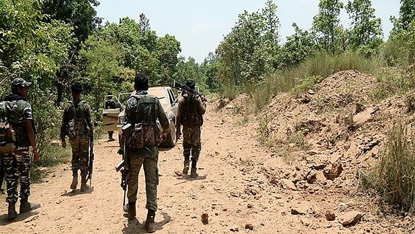 சத்தீஸ்கரில் 14 நக்சல்கள் சுட்டுக்கொலை / 14 Naxals shot dead in Chhattisgarh Encounter