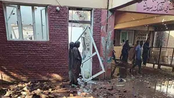 சூடான் மருத்துவமனையில் தாக்குதல்: 70 பேர் பலி, 19 பேர் படுகாயம் / 70 killed in attack on Sudan hospital in Darfur region