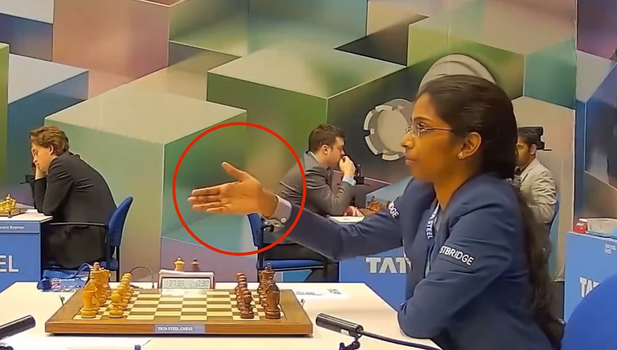 செஸ் தொடர் | வைஷாலியிடம் கை குலுக்க மறுப்பு.. மன்னிப்பு கேட்ட உஸ்பெகிஸ்தான் வீரர்!