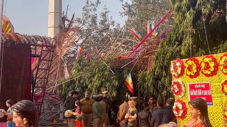 பாக்பத்தில் லட்டு ம்ஹோத்சவ் விழாவில் மேடை இடிந்து 6 பேர் பலி, 50 பேர் காயம்6 dead, 50 injured as stage collapses at Lattu Mhotsav in Baghpat