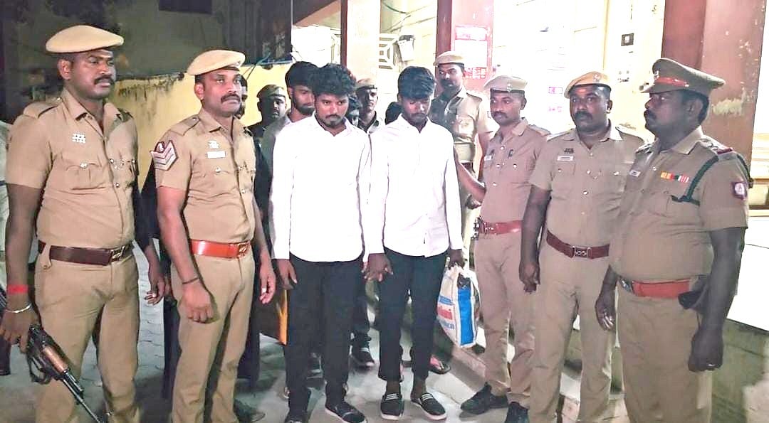 ஜாமீனில் வெளியே வந்த சகோதரர்களை  கொல்ல முயற்சி - 5 பேர் நீதிமன்றத்தில் சரண் Attempt to kill brothers who were out on bail - 5 surrendered in court