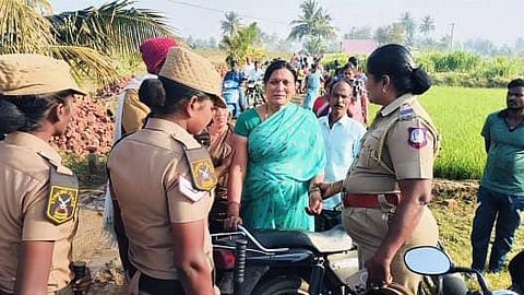 போலீசார் விசாரணை 