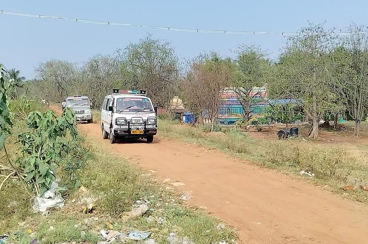தேனி | காயங்களுடன் இரண்டு விவசாயிகள் சடலமாக மீட்பு – போலீசார் விசாரணை Theni  | Rescue of two dead bodies of farmers with injuries