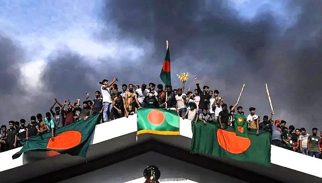 வங்கப் போராட்டத்தை முன்னின்று நடத்திய மாணவ அமைப்பினர்  புதிய கட்சி தொடங்கினர் /bangladesh student organizations form new political party