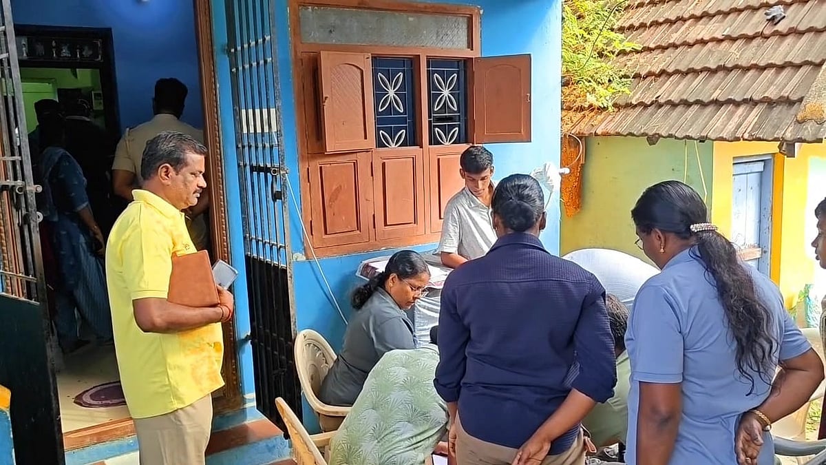 சென்னை | CRPF வீரர் வீட்டின் பூட்டை உடைத்து 30 சவரன் நகை கொள்ளை - போலீசார் விசாரணை Chennai 30 sovereign of jewel theft - police probe