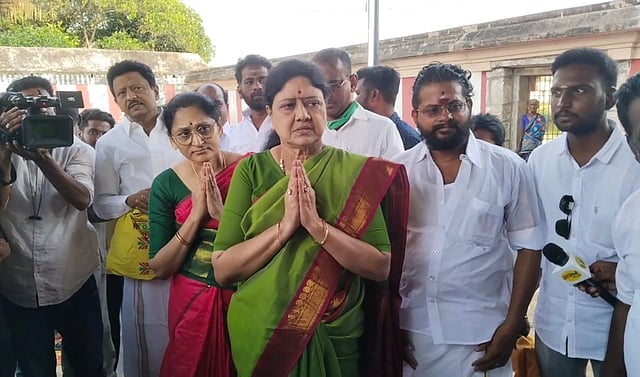 சசிகலா வழிபாடு