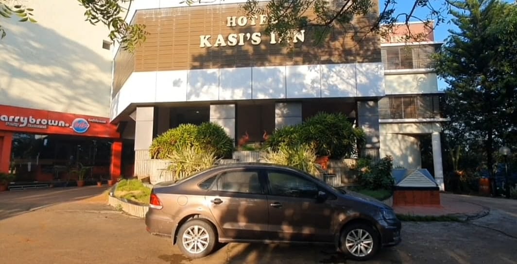 திருவாரூர் | இரண்டு கார்களில் கடத்திவரப்பட்ட 400 கிலோ கஞ்சா பறிமுதல்