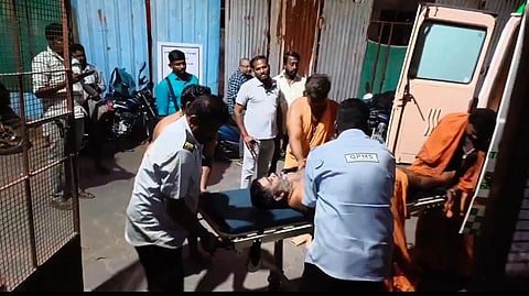 சாமி தரிசனம் செய்ய காத்திருந்த பக்தர் மயங்கி விழுந்து உயிரிழப்பு