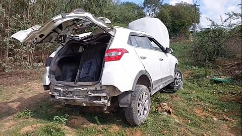 விபத்தில் சிக்கிய கார்