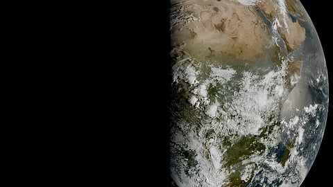 மீட்டியோசாட்-12 செயற்கைக்கோள் எடுத்துள்ள புகைப்படம்