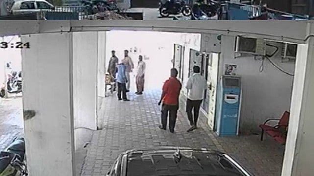 சென்னை | வங்கி காவலாளியை தாக்கியதாக இரு இளைஞர்கள் கைது 